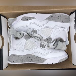 ***LIKE NEW*** Sz 11 Jordan Retro 4. White/Grey/Red. Org. $80.